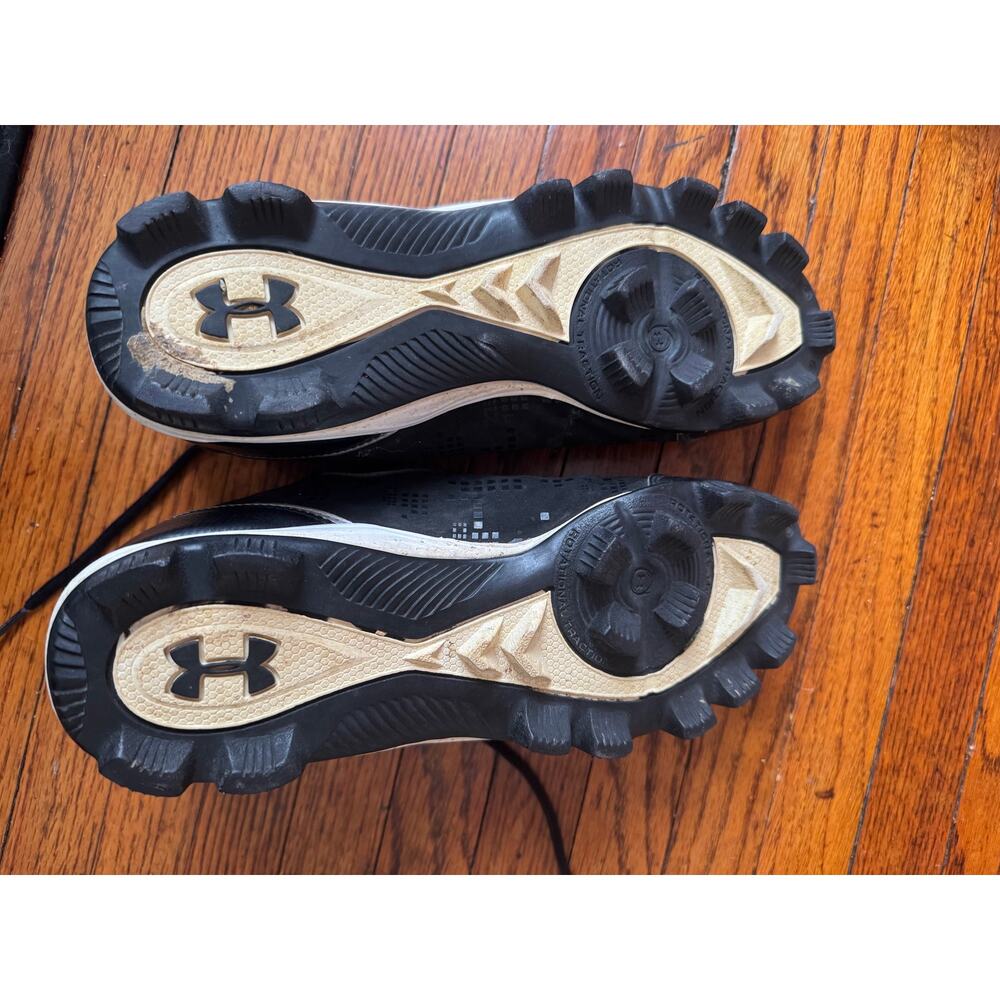 Under Armour Softball Unisex Cleats Size 7.5